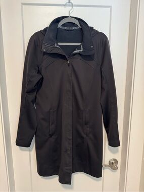 Lululemon Women’s Black Hooded Softshell Rain Jacket Coat Size 10